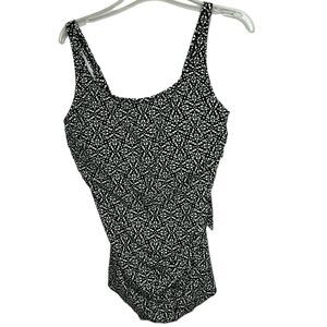 L.L.Bean Geometric Print UPF 50+ One Piece Swimsuit. Size 18 D Cup.
